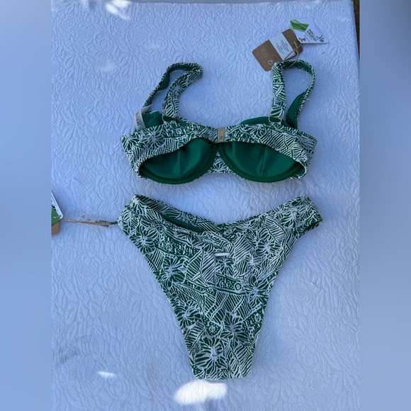 Berlooj Tropical Green Leaf Bikini Set M B03 - Picture 2 of 3